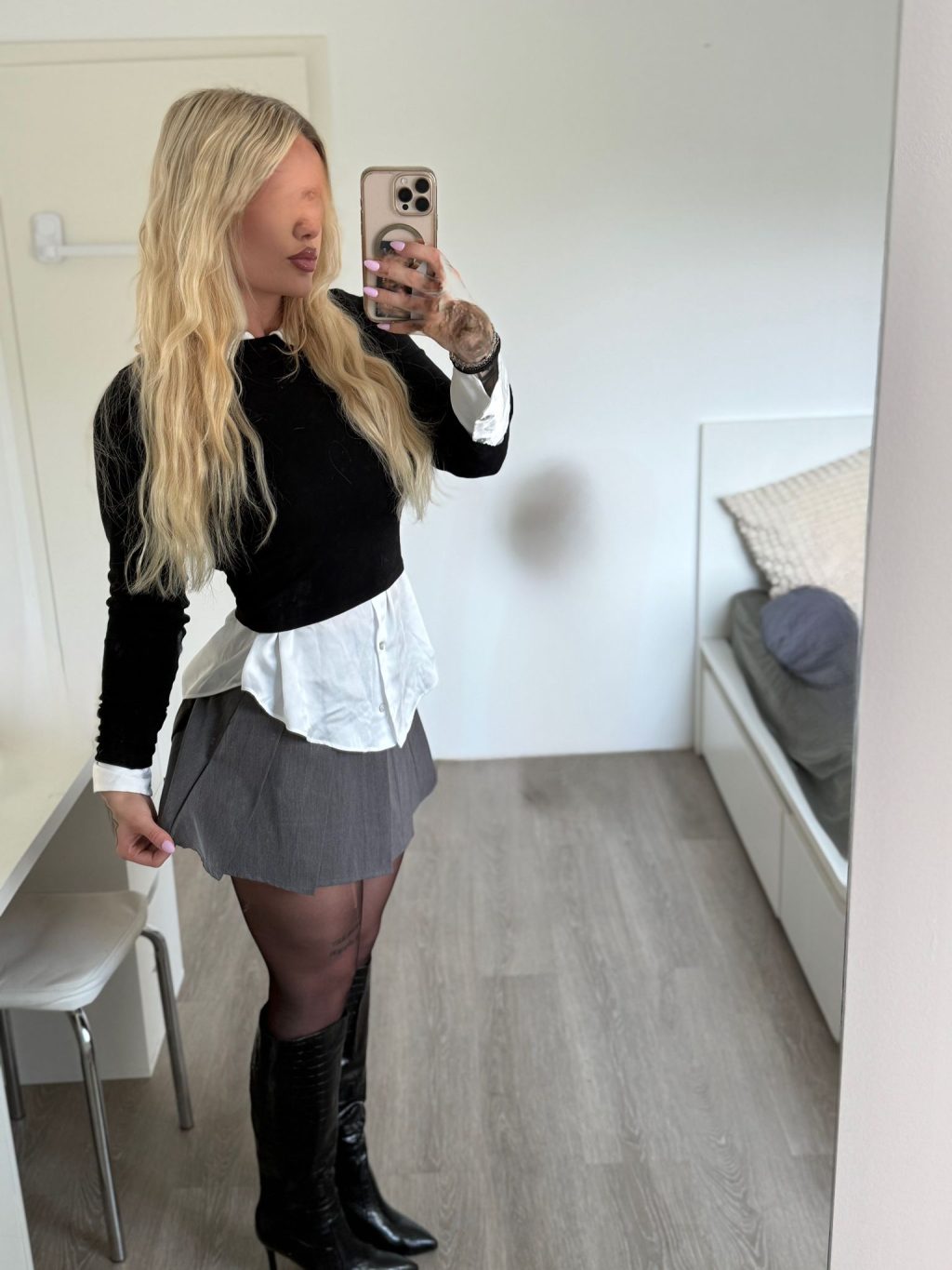 Kim in der Monaco Residenz