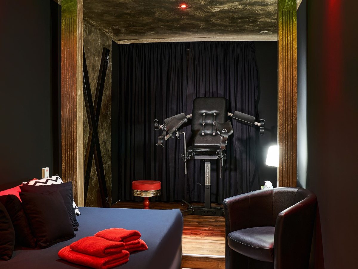 Dark Suite – Zimmer der Monaco Residenz München